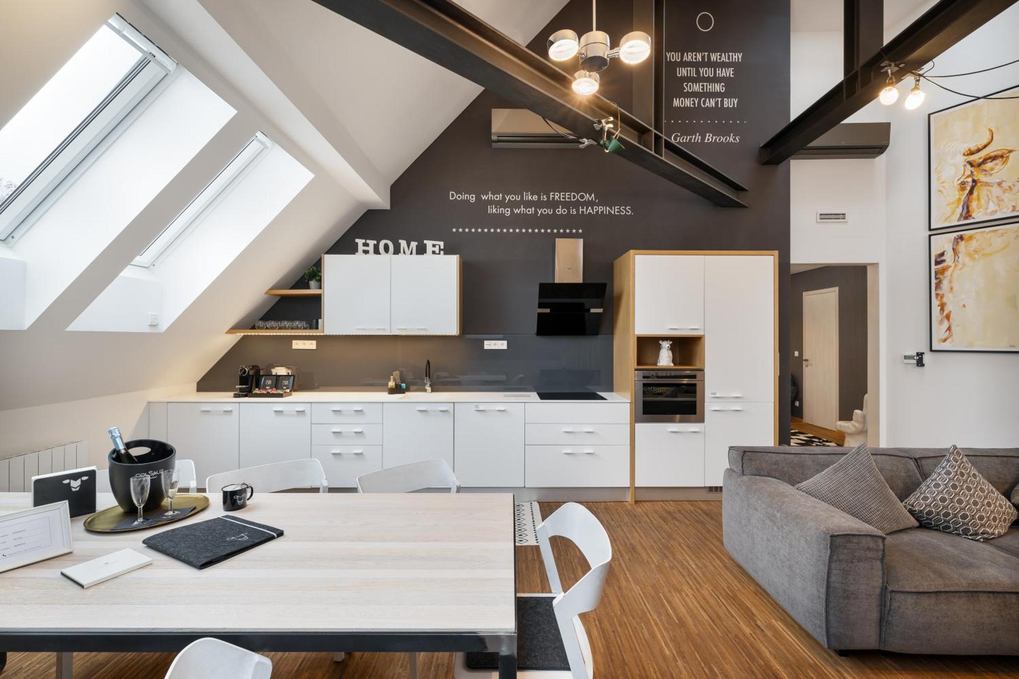 Hotel apartamentowy Mooo Downtown Praga